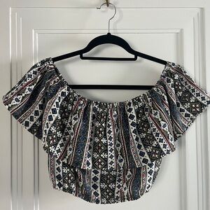 Hollister Black and White Ruffled Crop Blouse